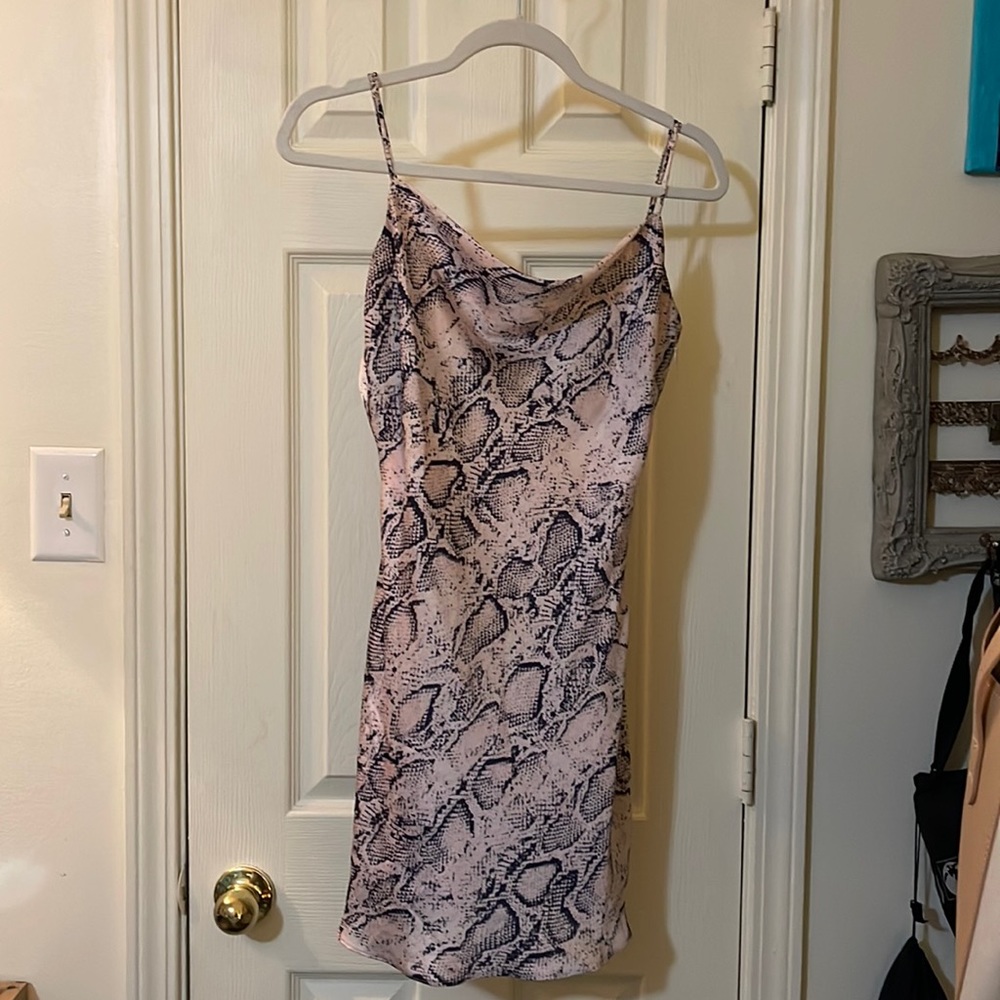 Native Daughters Dress. Light pink& Navy blue snake print. Size Medium.